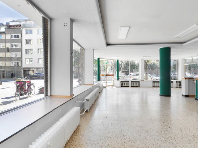 Erdgeschoss mit Blick zur Straße