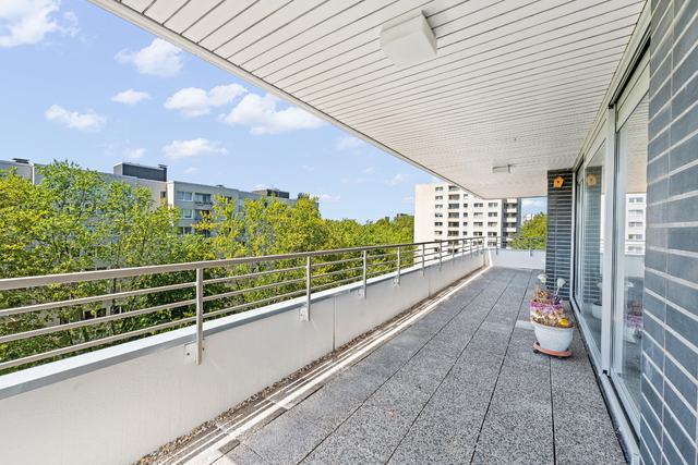Loggia – Düsseldorf-Niederkassel